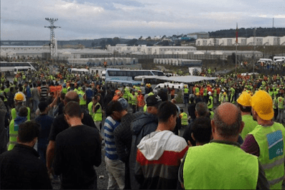 Airport construction workers protest deadly working conditions in Istanbul