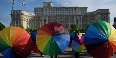 La Roumanie veut inscrire l’interdiction du mariage gay dans sa Constitution en passant par un référendum