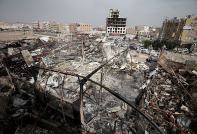 YEMEN. Pioggia di bombe saudite su Sana’a