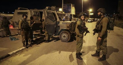 L’Occupation attaque les maisons palestiniennes à Yatta au sud d’Hébron