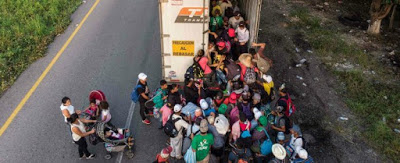 Messico, bimbi al confine marchiati sul braccio. Siamo complici anche stavolta?