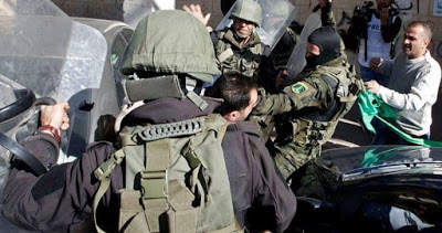 Le Hamas appelle à mettre fin aux arrestations politiques de l’AP en Cisjordanie