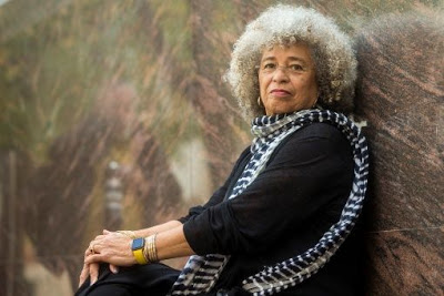 Anulan premio a la activista Angela Davis por criticar a Israel