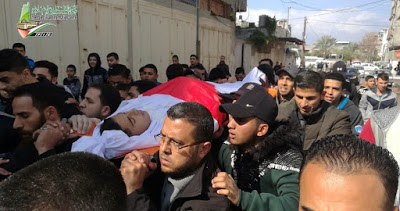 Les Gazaouis participent à l’enterrement d’un enfant tué par l’armée israélienne