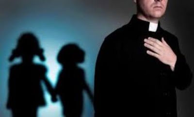 Vaticano expulsa a excardenal acusado de violar a adolescente