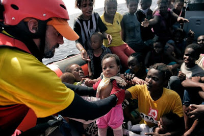 Bebés a cambio de una tregua en la aplicación del apartheid europeo: extorsión contra las mujeres migrantes, esclavismo capitalista