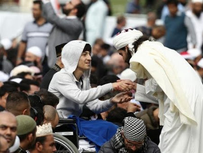 Miles de personas honran a víctimas de mezquitas en Nueva Zelanda