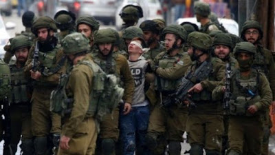 Menores palestinos denuncian torturas en cárceles israelíes