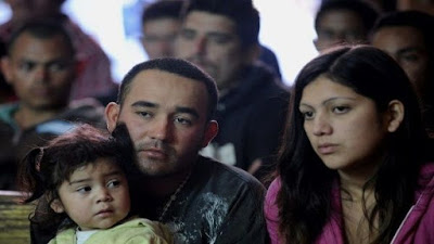 EE.UU. tardará hasta 2 años en reunir niños y padres migrantes