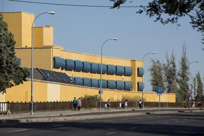 Un juez de Madrid investiga a policías del CIE de Aluche por vejar a los inmigrantes