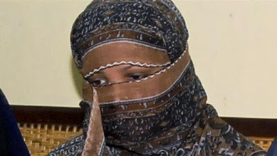 Aasia Bibi: Christian acquitted of blasphemy leaves Pakistan