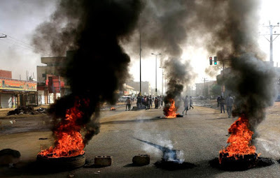 SUDAN. I militari annullano accordi con l’opposizione e parlano di elezioni