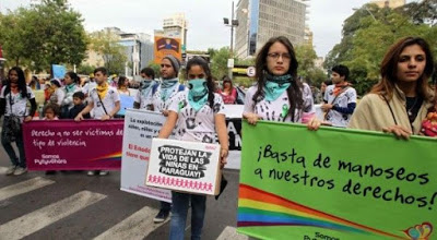 Niños y adolescentes marchan contra abusos sexuales en Paraguay