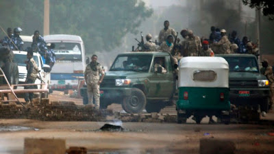 SUDAN. Oltre cento morti, il Nilo restituisce i cadaveri dei manifestanti