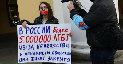 Russia, assassinata attivista per la difesa dei diritti lgbt: aveva ricevuto minacce di morte