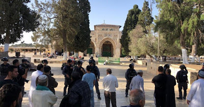 Des dizaines de colons envahissent la mosquée al-Aqsa sous une haute surveillance