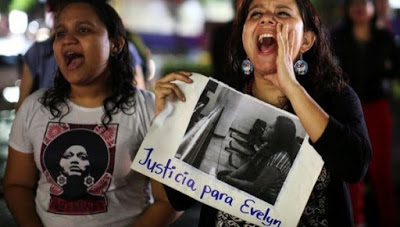 Absuelven a Evelyn Hernández, la mujer salvadoreña acusada de homicidio por supuesto aborto