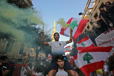 Hariri promette riforme in un discorso che tra i manifestanti cade nel vuoto
