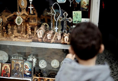 La Betlemme dell’immaginario cristiano occidentale contrasta fortemente con la realtà dell’occupazione