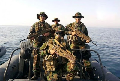 Elicotteri e navi militari, gli affari invisibili tra Italia ed Egitto