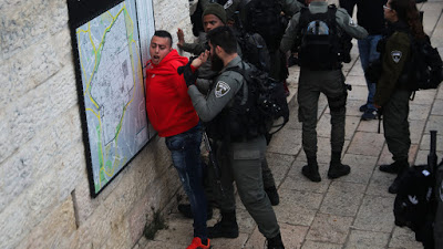 Nuovi rapporti collocano Israele tra le 25 “democrazie in declino” del mondo.